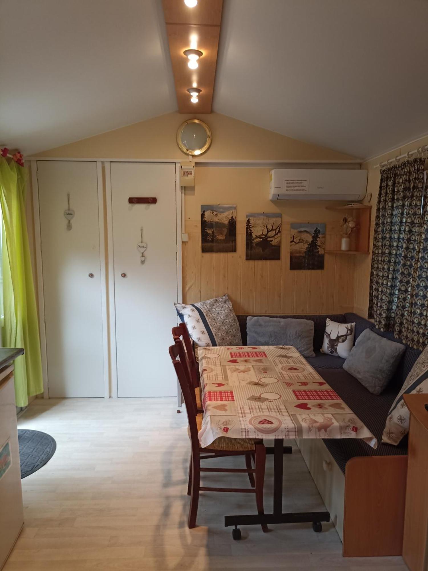 Mobil Home Вильфранш-де-Конфлан Экстерьер фото